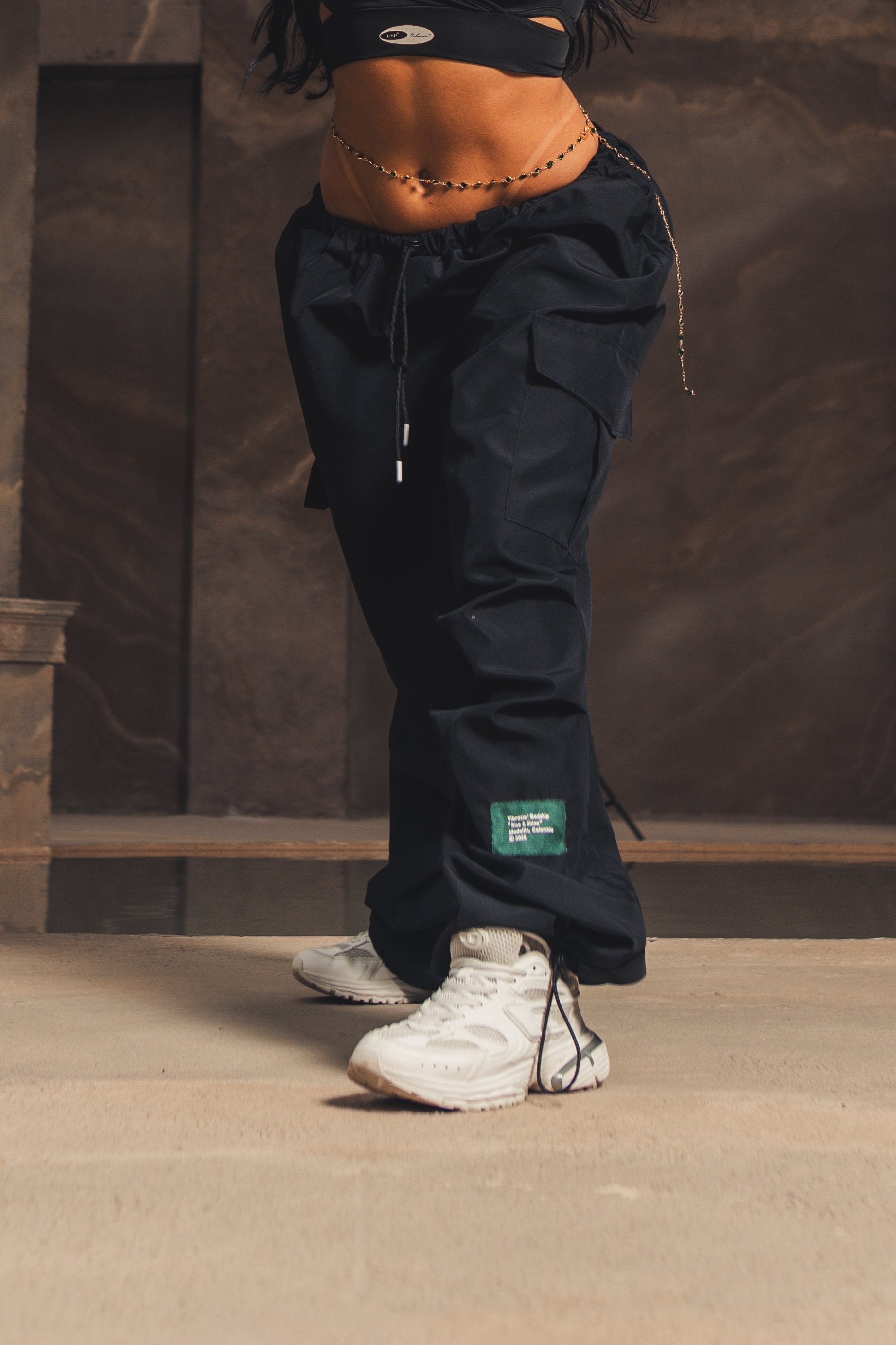 Pantalón Cargo Parachute Negro