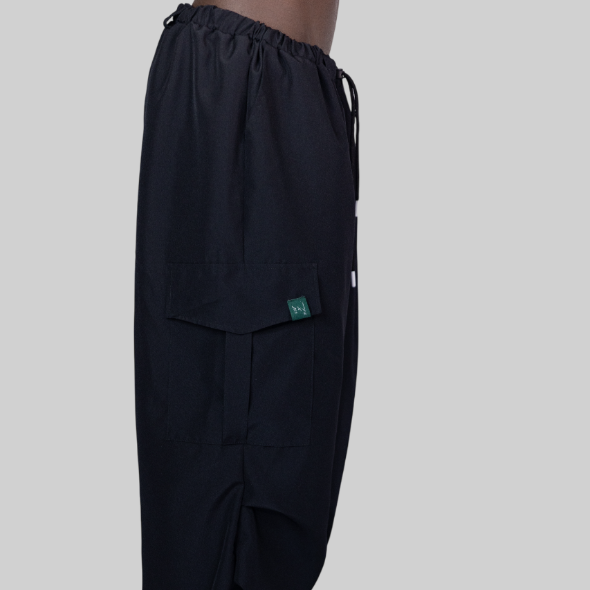 Pantalón Cargo Parachute Negro