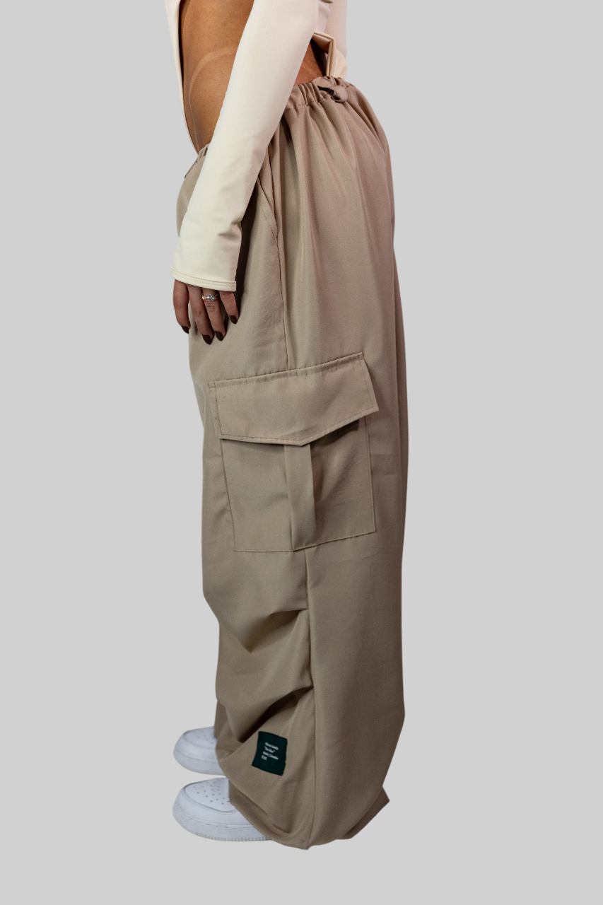 Pantalón Cargo Parachute Beige